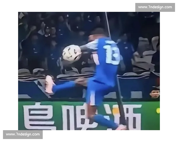 申花 VAR 争议判罚:同一动作两年不同判,媒体人炮轰尺度不公 申花 VAR 争议判罚:同一动作两年不同判,媒体人炮轰尺度不公